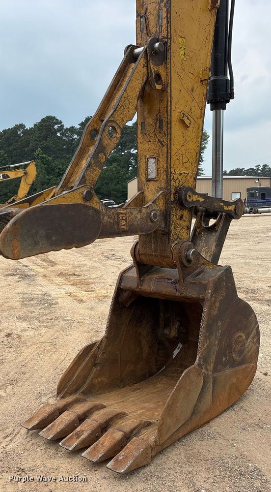 image for item DM1896 2013 Caterpillar 320E L excavator