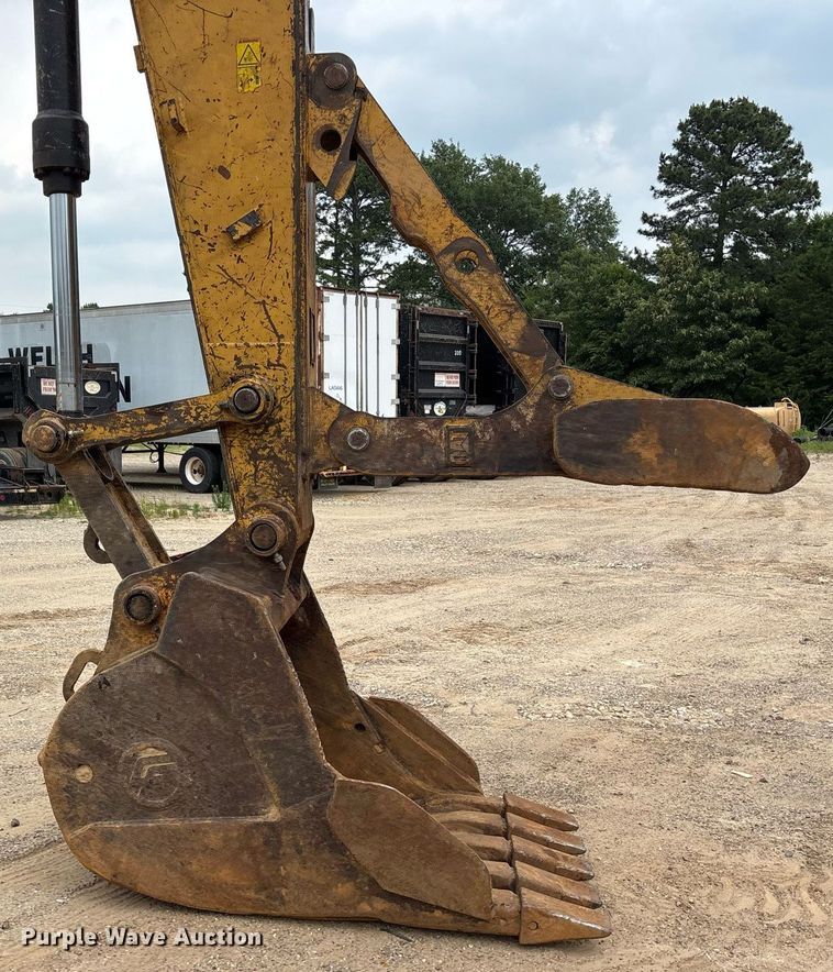 image for item DM1896 2013 Caterpillar 320E L excavator
