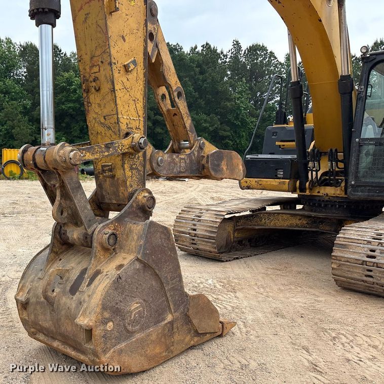 image for item DM1896 2013 Caterpillar 320E L excavator