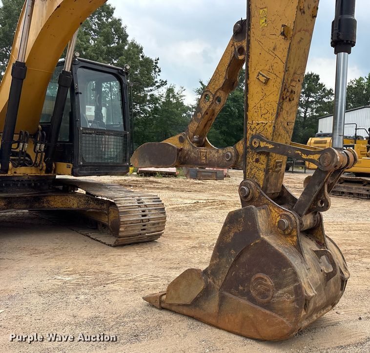 image for item DM1896 2013 Caterpillar 320E L excavator