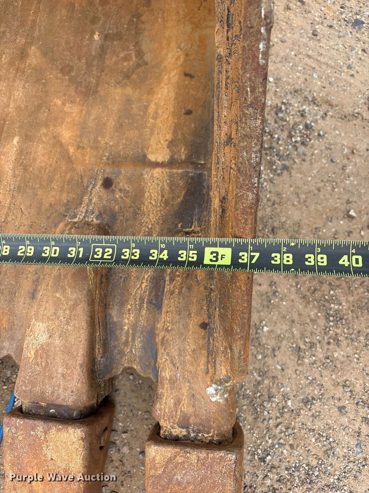 image for item DM1896 2013 Caterpillar 320E L excavator