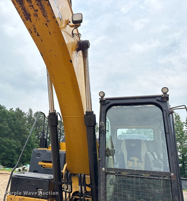 image for item DM1896 2013 Caterpillar 320E L excavator