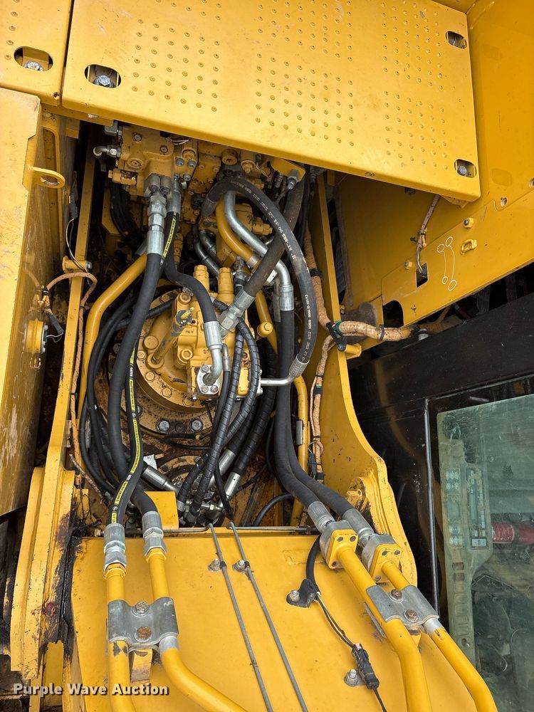 image for item DM1896 2013 Caterpillar 320E L excavator