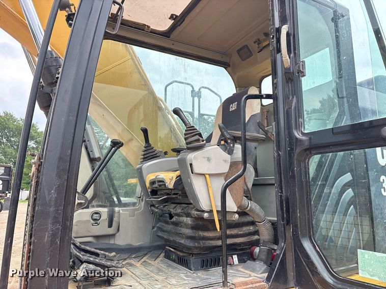 image for item DM1896 2013 Caterpillar 320E L excavator