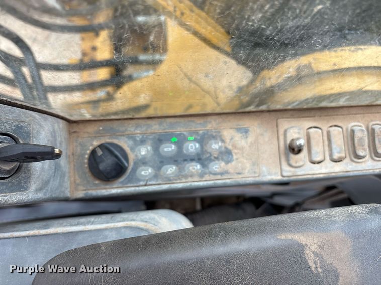 image for item DM1896 2013 Caterpillar 320E L excavator