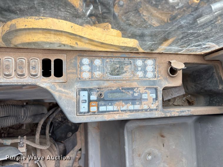 image for item DM1896 2013 Caterpillar 320E L excavator