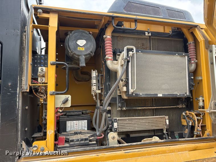 image for item DM1897 2013 Caterpillar 320E L excavator