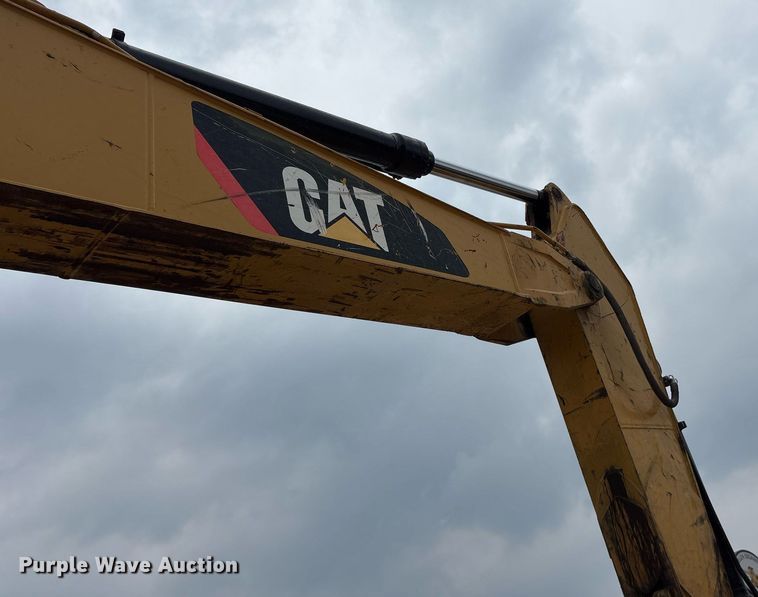 image for item DM1897 2013 Caterpillar 320E L excavator