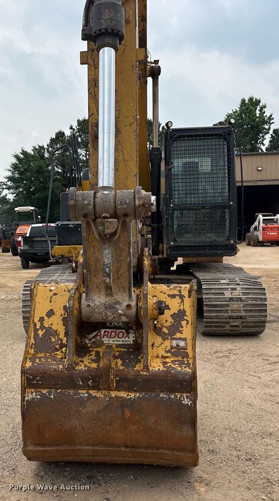 image for item DM1897 2013 Caterpillar 320E L excavator