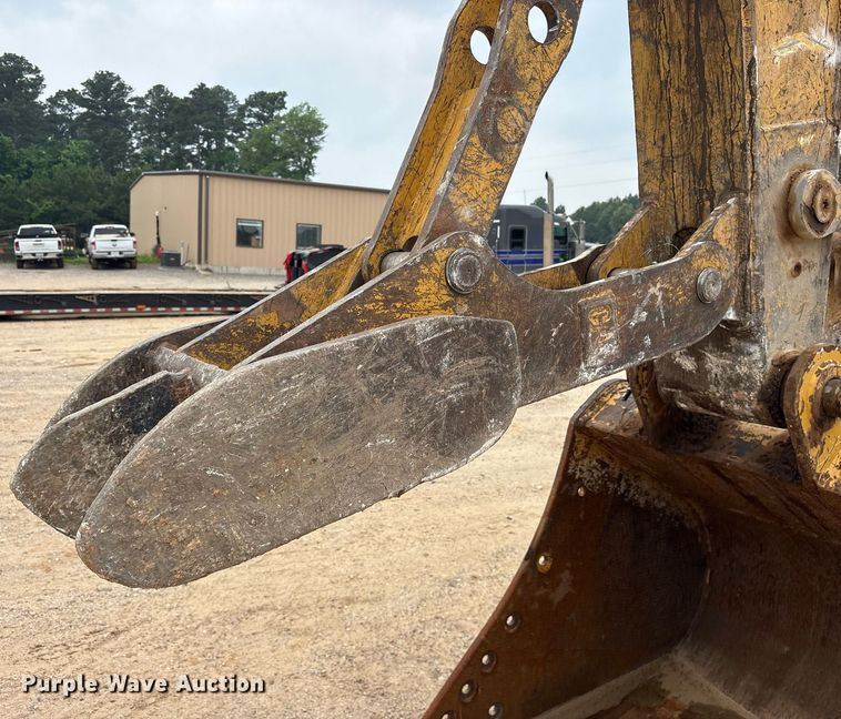 image for item DM1897 2013 Caterpillar 320E L excavator