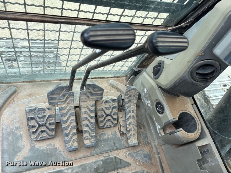 image for item DM1897 2013 Caterpillar 320E L excavator