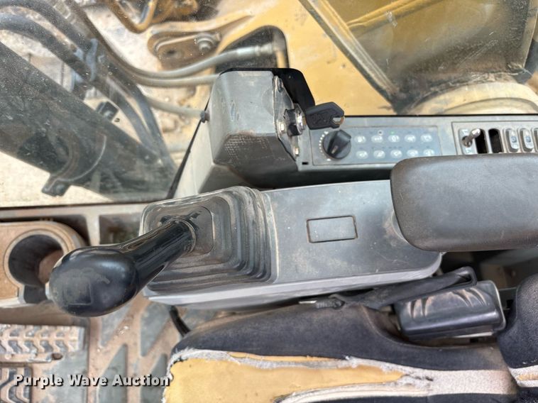 image for item DM1897 2013 Caterpillar 320E L excavator