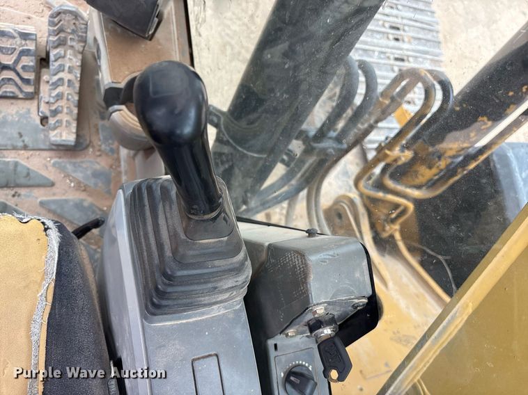 image for item DM1897 2013 Caterpillar 320E L excavator