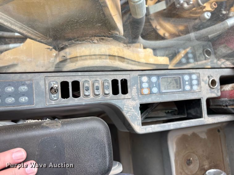 image for item DM1897 2013 Caterpillar 320E L excavator