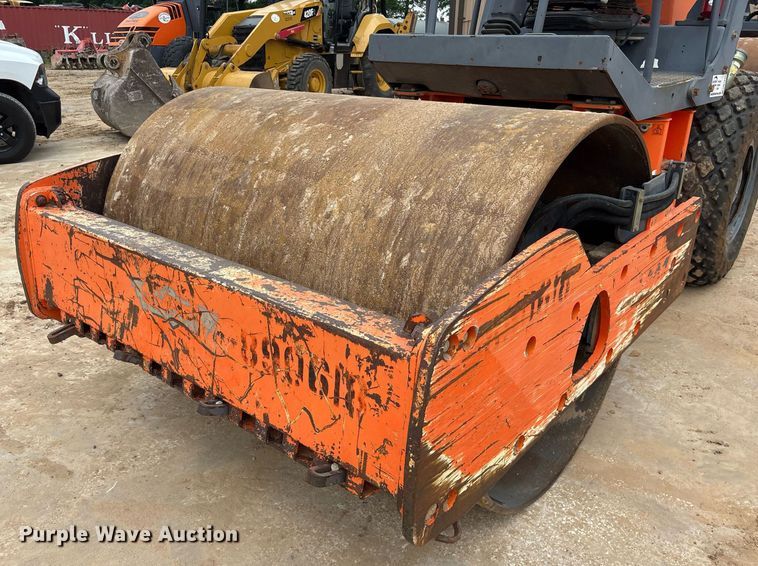 image for item DM1898 2012 Hamm 3307 single drum vibratory roller