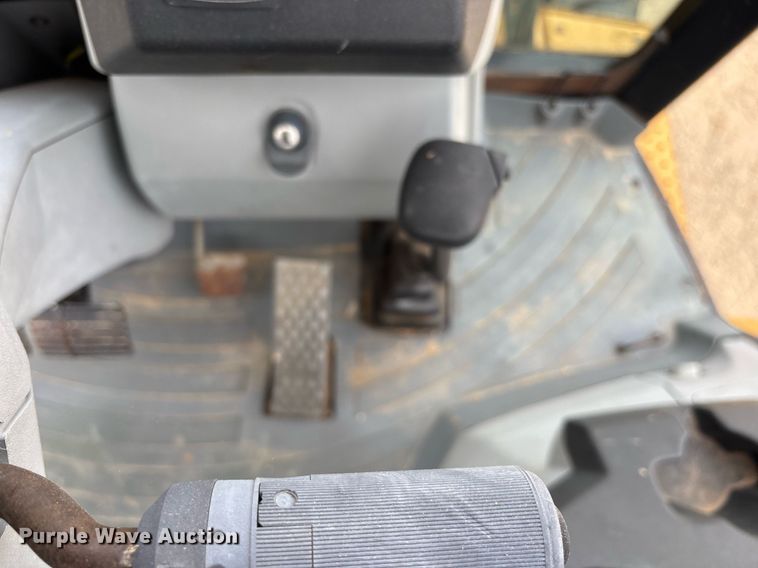 image for item DM1899 2010 Caterpillar 420E backhoe