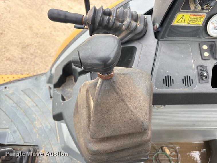 image for item DM1899 2010 Caterpillar 420E backhoe