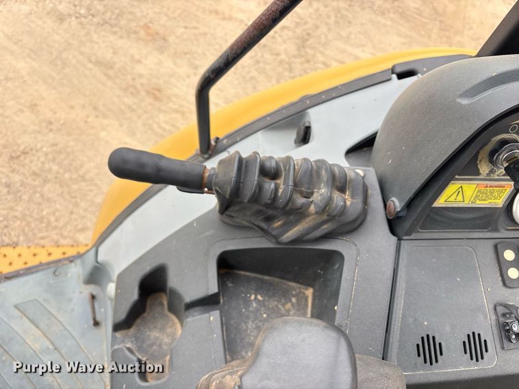 image for item DM1899 2010 Caterpillar 420E backhoe