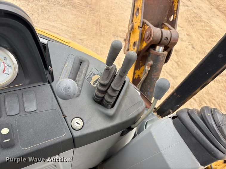 image for item DM1899 2010 Caterpillar 420E backhoe