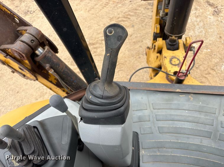 image for item DM1899 2010 Caterpillar 420E backhoe