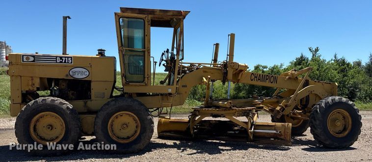 image for item DM1903 1977 Champion D-715 rigid frame motor grader