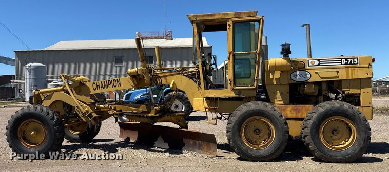 image for item DM1903 1977 Champion D-715 rigid frame motor grader
