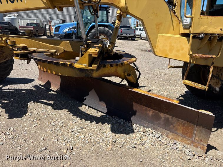 image for item DM1903 1977 Champion D-715 rigid frame motor grader