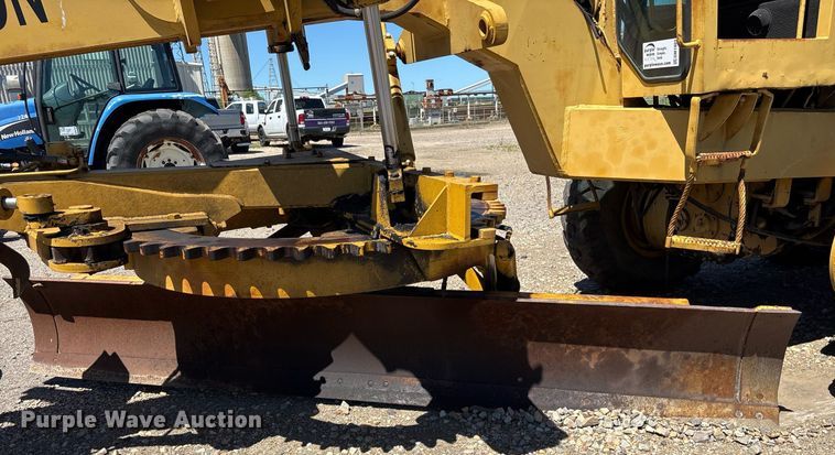 image for item DM1903 1977 Champion D-715 rigid frame motor grader