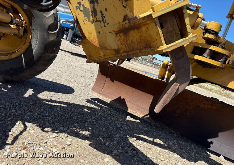 image for item DM1903 1977 Champion D-715 rigid frame motor grader