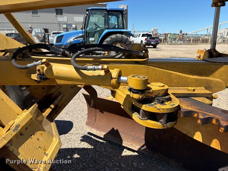 image for item DM1903 1977 Champion D-715 rigid frame motor grader