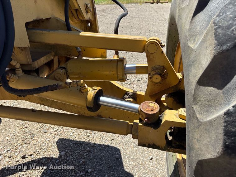 image for item DM1903 1977 Champion D-715 rigid frame motor grader