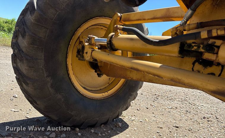 image for item DM1903 1977 Champion D-715 rigid frame motor grader