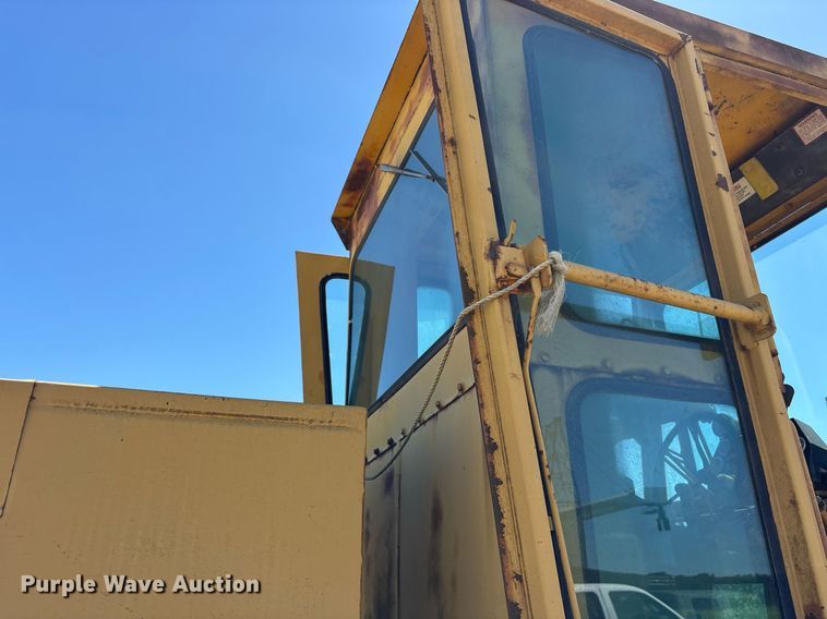 image for item DM1903 1977 Champion D-715 rigid frame motor grader