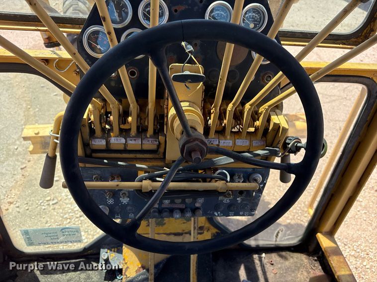 image for item DM1903 1977 Champion D-715 rigid frame motor grader