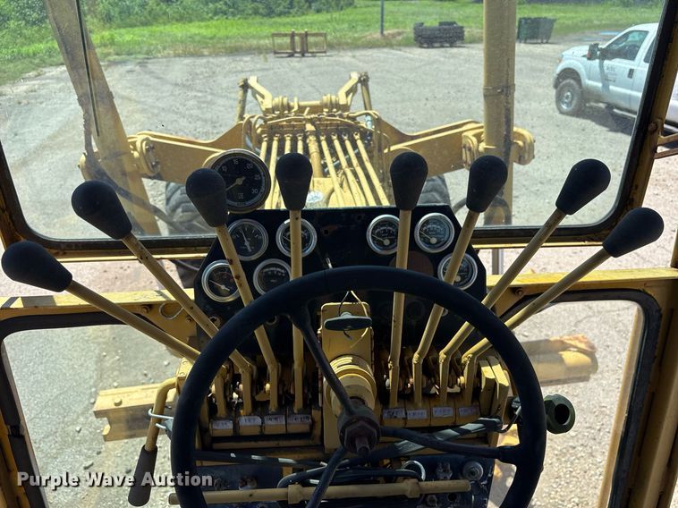 image for item DM1903 1977 Champion D-715 rigid frame motor grader