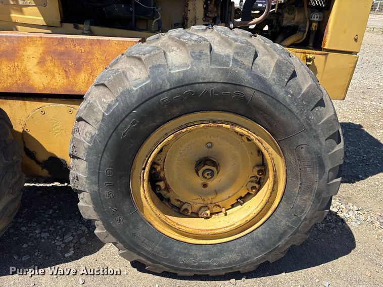 image for item DM1903 1977 Champion D-715 rigid frame motor grader