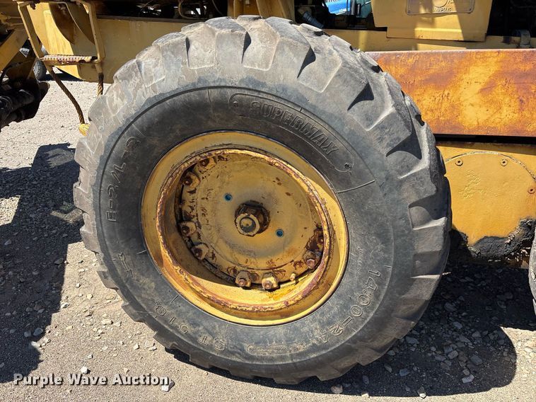 image for item DM1903 1977 Champion D-715 rigid frame motor grader