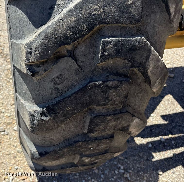 image for item DM1903 1977 Champion D-715 rigid frame motor grader