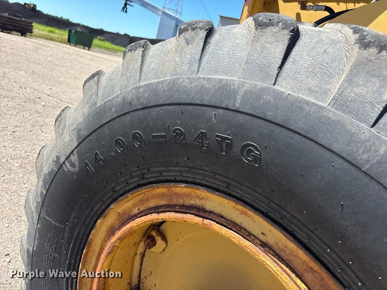 image for item DM1903 1977 Champion D-715 rigid frame motor grader