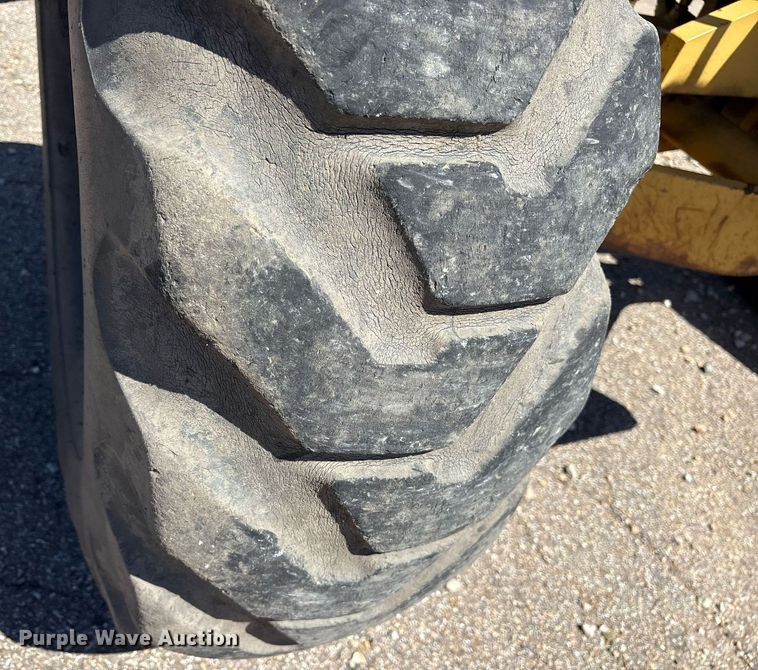 image for item DM1903 1977 Champion D-715 rigid frame motor grader