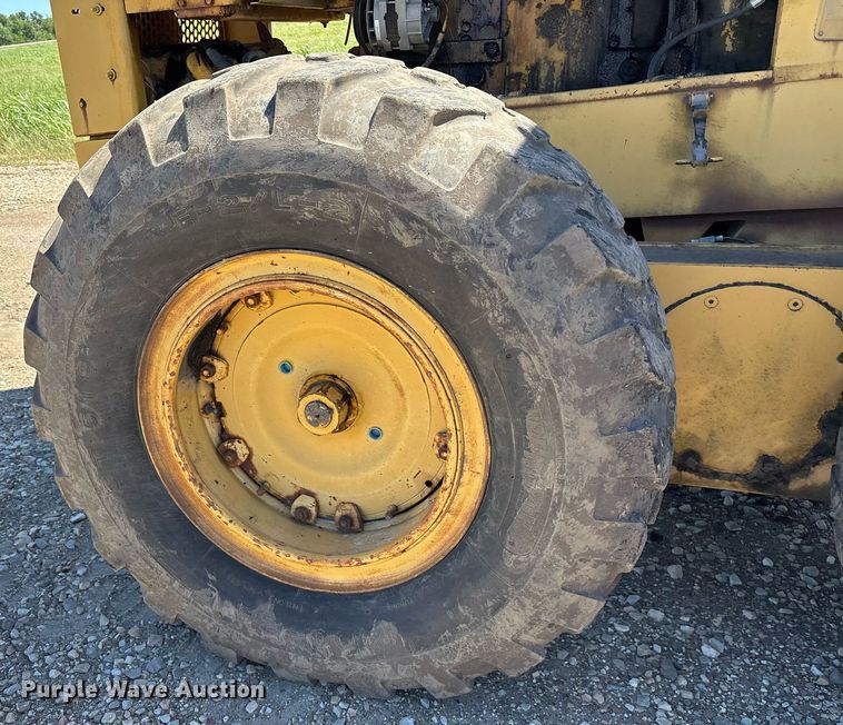 image for item DM1903 1977 Champion D-715 rigid frame motor grader