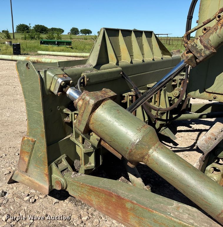 image for item DM1905 Caterpillar D7G dozer