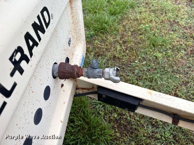 image for item DM5741 1993 Ingersoll Rand P175BWJD air compressor