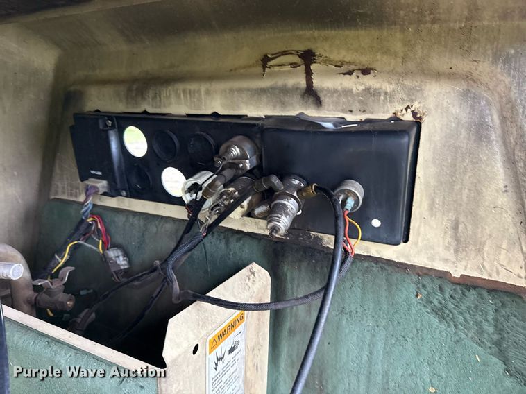 image for item DM5741 1993 Ingersoll Rand P175BWJD air compressor