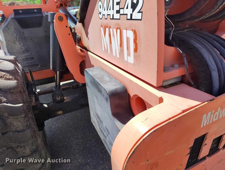 image for item DP4948 2005 Lull 944E-42 telehandler