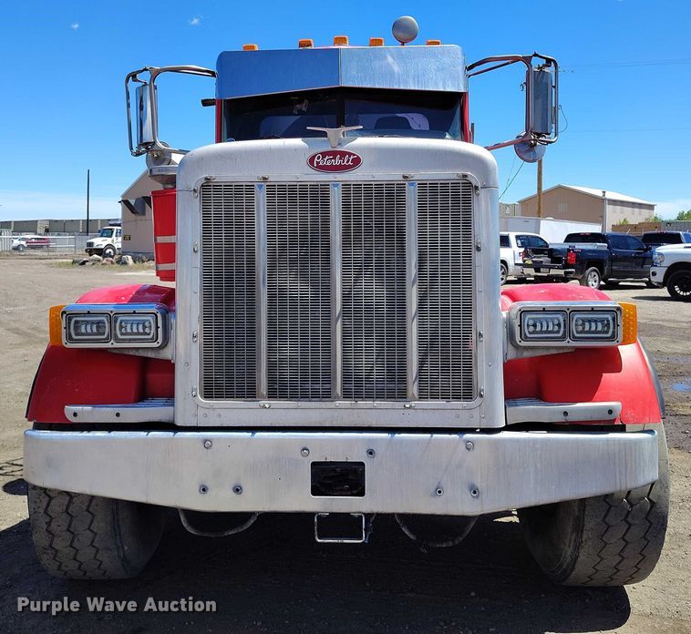 image for item DP4949 2007 Peterbilt 357 ready mix truck