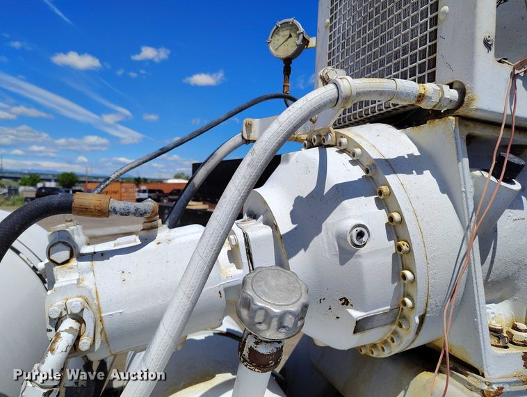 image for item DP4949 2007 Peterbilt 357 ready mix truck