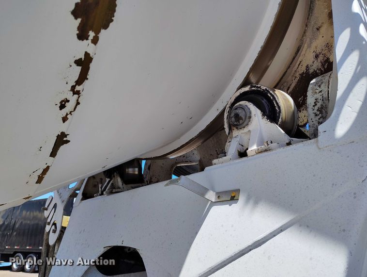 image for item DP4949 2007 Peterbilt 357 ready mix truck