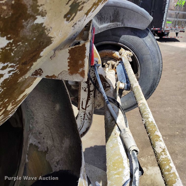 image for item DP4949 2007 Peterbilt 357 ready mix truck