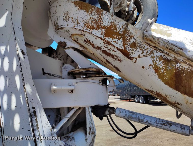 image for item DP4949 2007 Peterbilt 357 ready mix truck